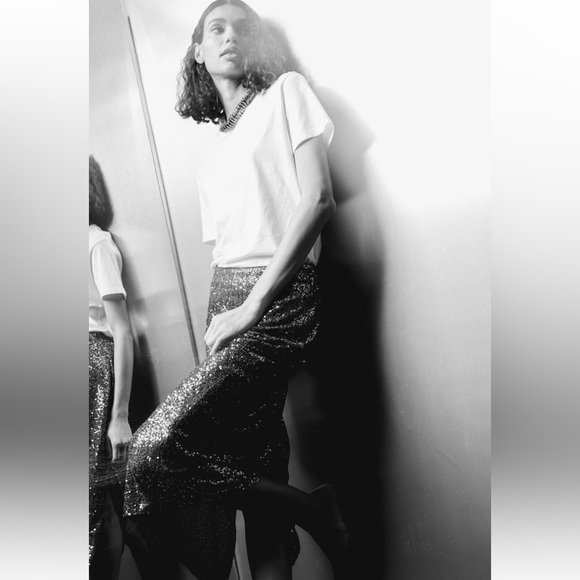 H&M silver/grey sequin skirt - Picture 4 of 11